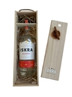 Fotografija Rakija u drvenoj poklon kutiji