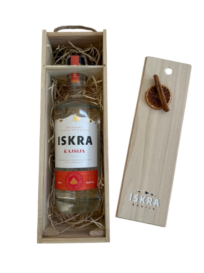 Fotografija Rakija u drvenoj poklon kutiji